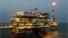 Украйна удари с дронове петролна платформа на "Лукойл"