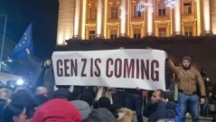 Момиченца и момченца, не си играйте с огъня!