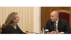 Започнаха консултациите при президента, Деница Сачева от ГЕРБ при Радев (ВИДЕО)