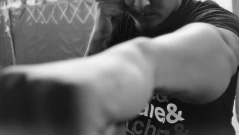 "Аз Пилето не лежах, теб ли ще лежа": Шофьор засече и преби друг водач в София