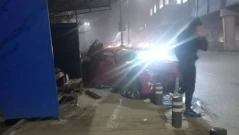 Кола се вряза в автобусна спирка на бул. „Ломско шосе“