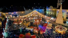 Коледна магия из Европа: От ледени пързалки до греяно вино