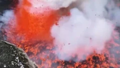 Вулканът Етна изригна, хвърли лава на височина от 400 метра (ВИДЕО)