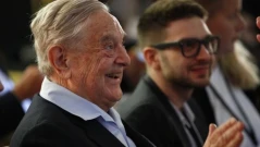 Сорос и кривото огледало на демокрацията в България