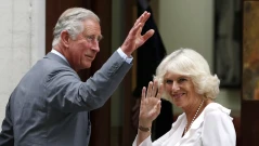 Британската кралица Камила разказа как е била нападната във влак