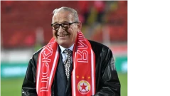 Жив е той, жив е, там – на „Армията“