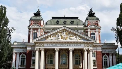 Обвинение за хулиган, пребил мъж пред Народния театър