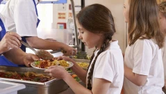 Заляха Столична община с жалби за поскъпване в училищните столови