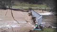 Повишени нива на реките в област Кърджали, разрушен е мост