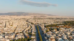 Защо Гърция ограничава ръста на наемите през 2026 г.