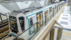 Ужас в метрото в София: Мъж скочи на релсите