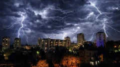 Над 12 000 светкавици над Югоизточна Европа тази нощ, повечето паднаха у нас (ВИДЕО)