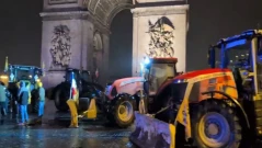 Тракторите влязоха в Париж: Франция не отстъпва за споразумението за храните между ЕС и МЕРКОСУР