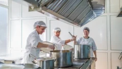 Испанците водят културна война срещу италиански нашественик