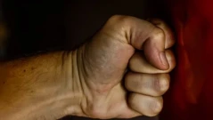 Юмруци в 4 сутринта: Украинци пребиха мъж в Самоков