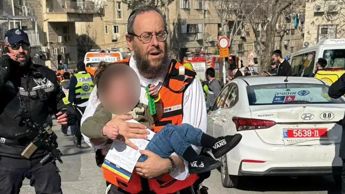 エルサレムの恐怖の幼稚園で乳児2人が死亡、さらに55人の子供が入院中（ビデオ）