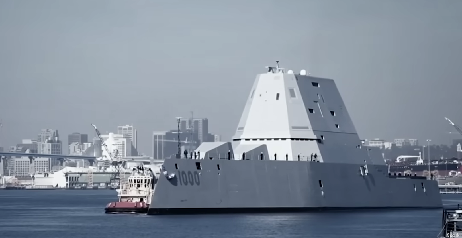 Очаква се първият кораб от този клас USS Zumwalt DDG