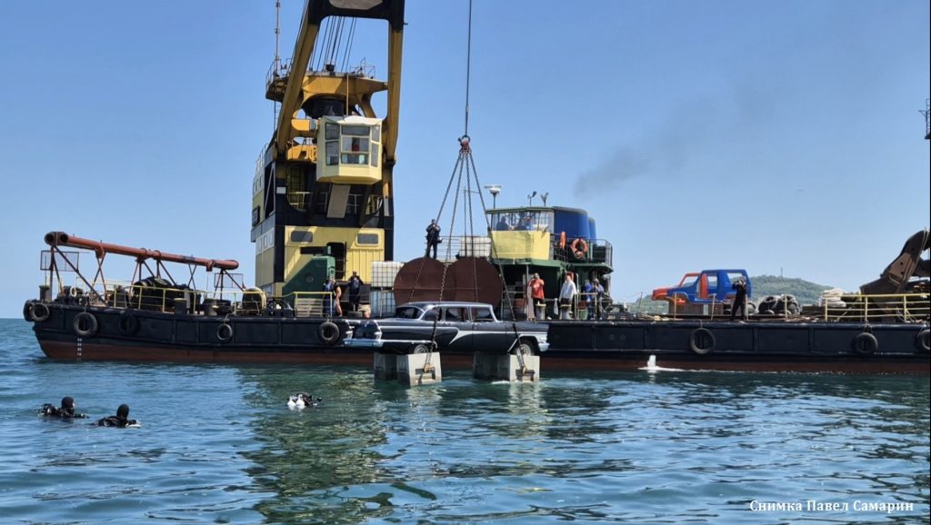 На остров Света Анастасия Подредени са в багажника на потопената