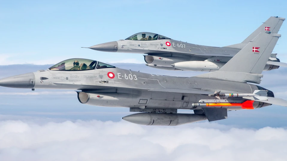 Легендарният изтребител F 16 Fighting Falcon е пенсиониран от датските