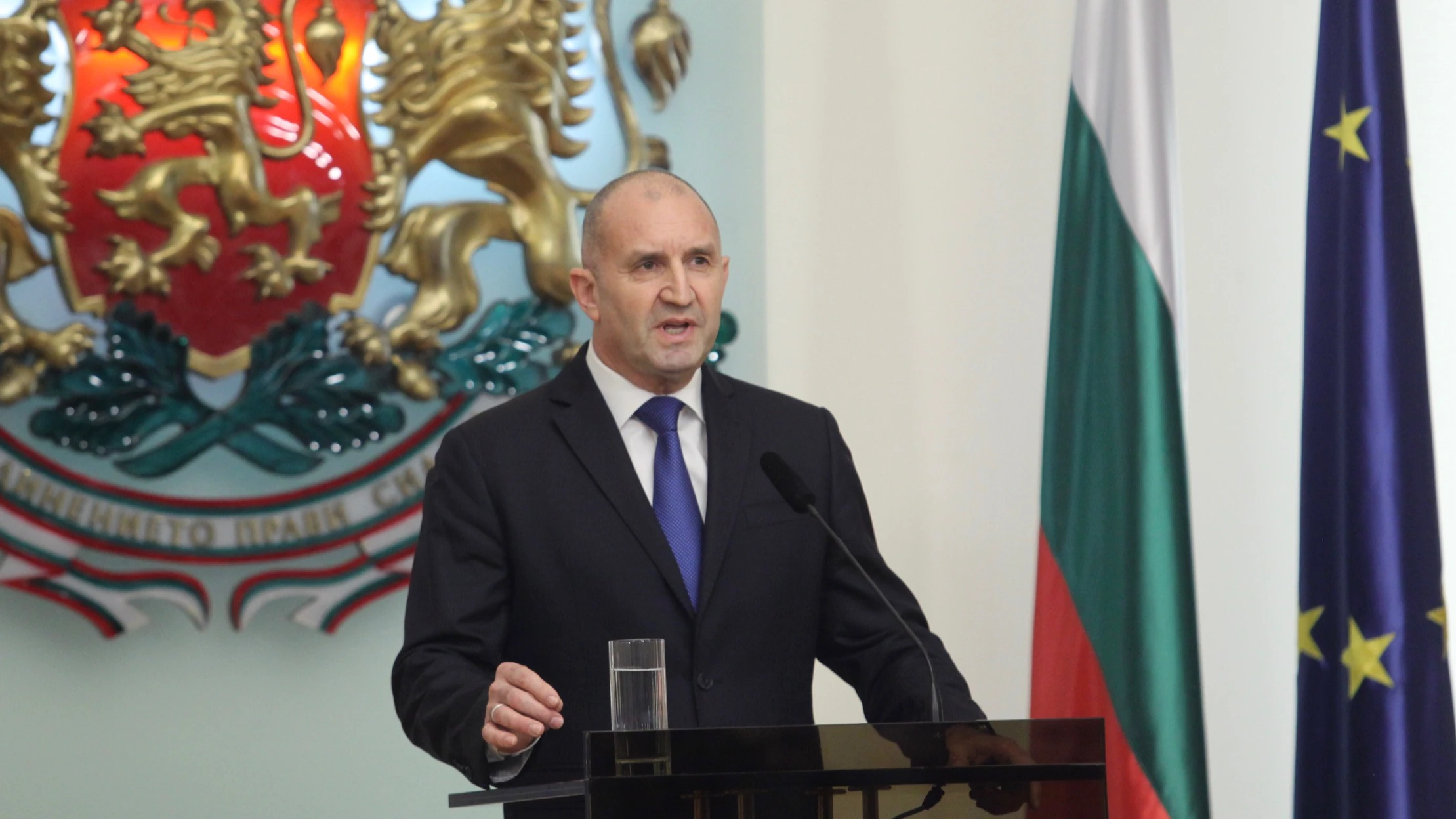 На 23 януари петък от 16 00 часа държавният глава