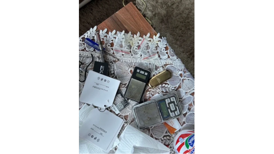 Бургаските полицаи заловиха мастит дилър на дрога След като наблюдавали