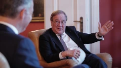 Европа не може да се защити без САЩ, предупреди високопоставен депутат от Германия