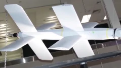 Убиец от небето, който сам избира целта си: „Калашников“ разкри AI дрон на UMEX 2026