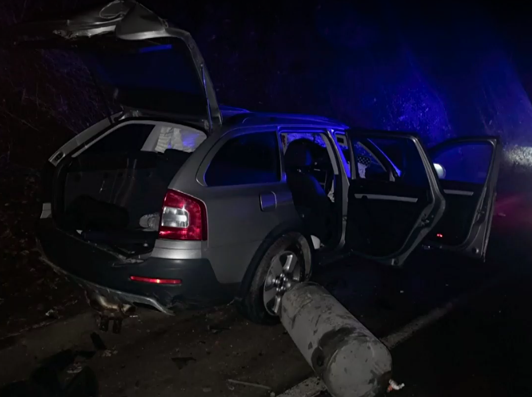 Дете загина при тежък пътен инцидент с камион и лек