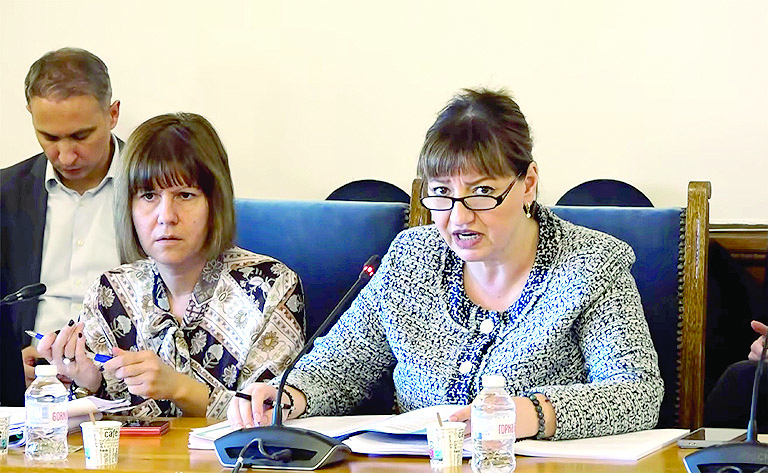 Не машините а скандалите между политиците стопиха активността и желанието