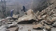 Свлачище затвори прохода Троян-Кърнаре