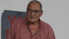 Димитър Пенев „оживява“ пред театър „Иван Вазов“