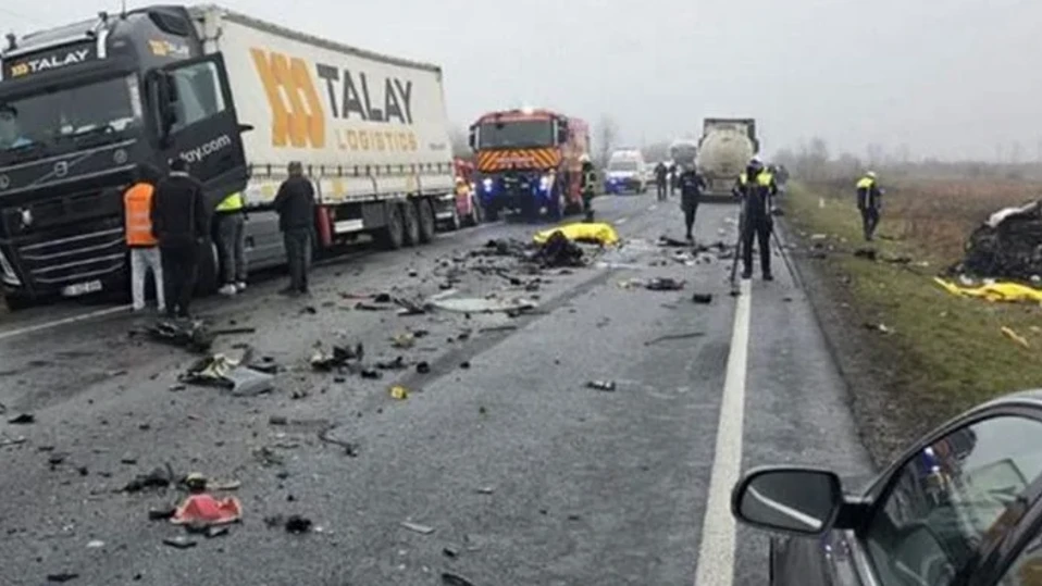 Микробус с привърженици на ПАОК Солун катастрофира в Западна Румъния