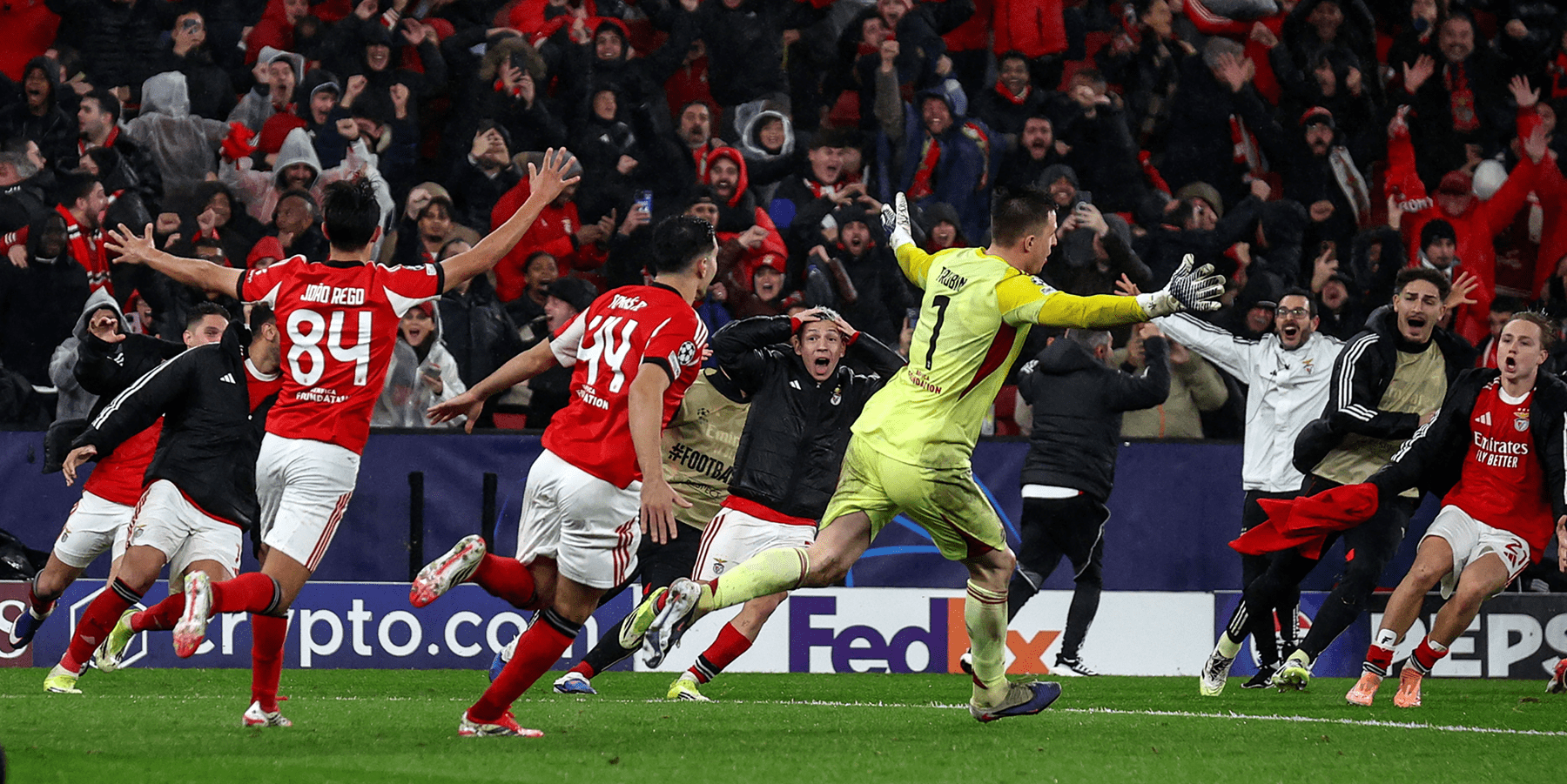 Не Специален а Гениален Футболният свят изтръпна от драмата която