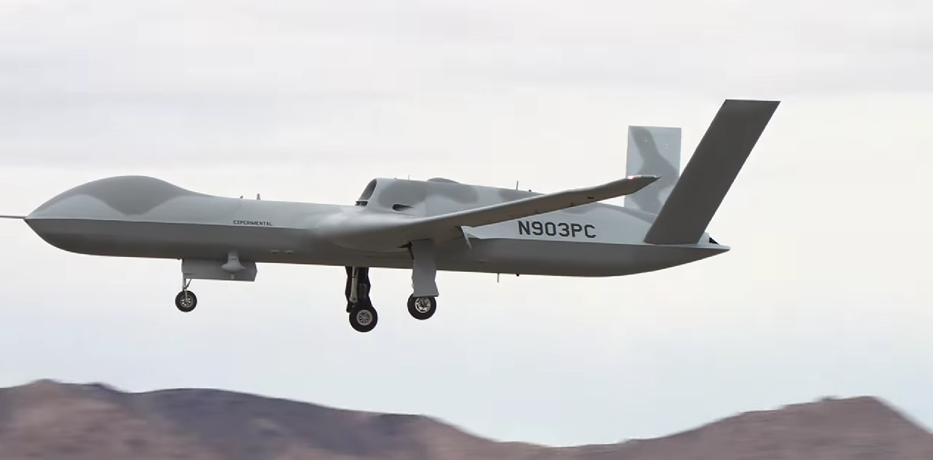 Автономният безпилотен летателен апарат MQ 20 Avenger демонстрира способност да