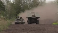 „Ростех“ показа „мостови танк“, който отваря път за настъпление за минути (ВИДЕО)