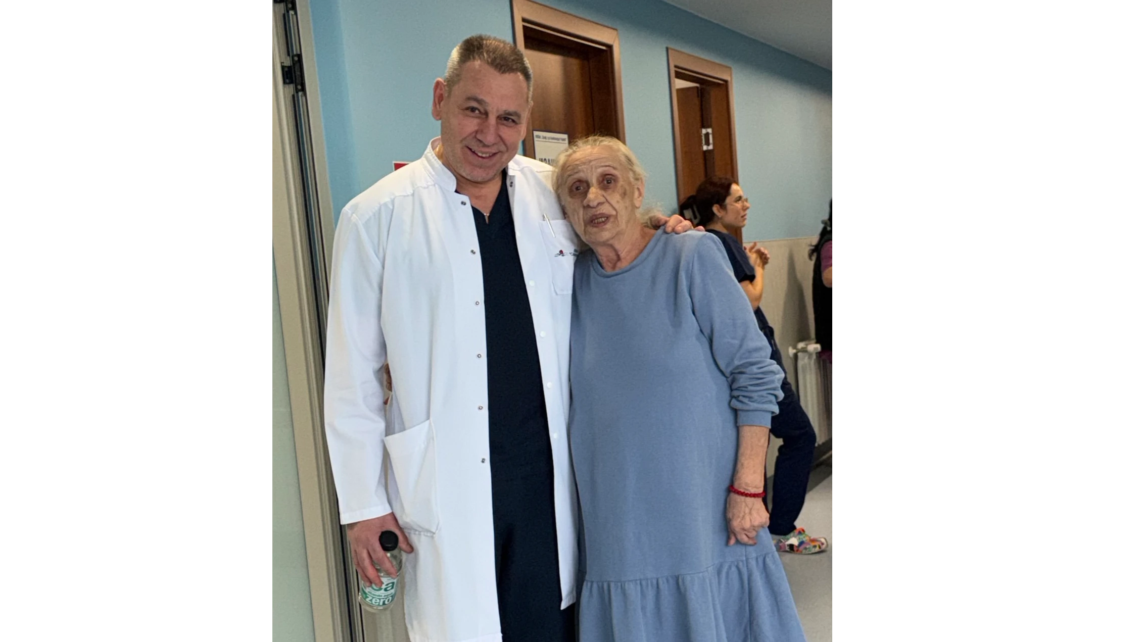 Двама пациенти на Клиниката по съдова и ендоваскуларна хирургия в