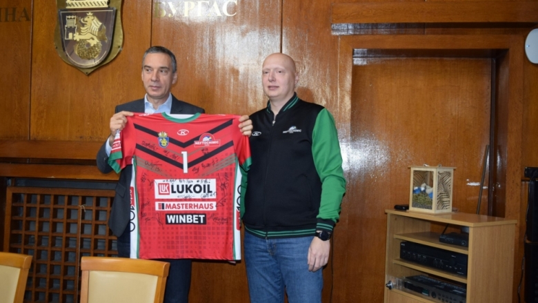 Бургас е основният фаворит за домакин на българската част от