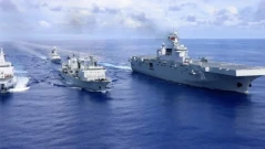 Китай демонстрира сила – кораби и самолети патрулират край Скарбъро