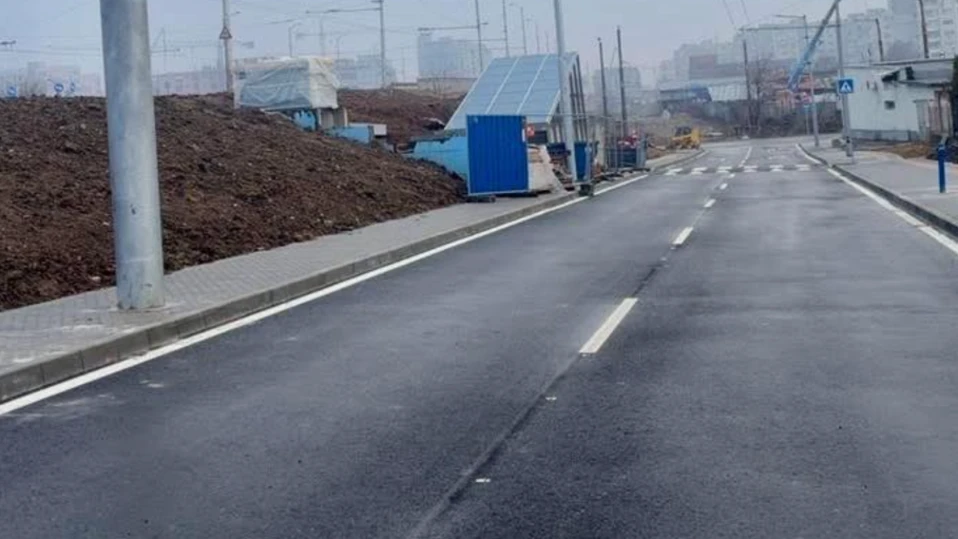 Новият асфалт по бул Владимир Вазов е абсолютна гавра с