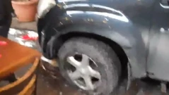 Джип влетя в ресторант и помете жена