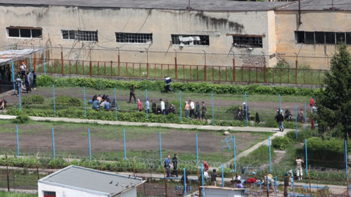 В Софийския затвор забранените вещи не са рядкост, признават  надзиратели.