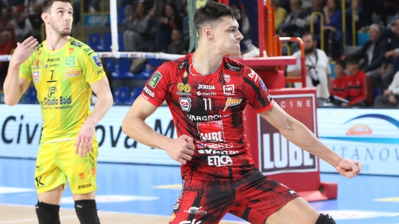 Александър Николов излезе начело в класирането на най добрите реализатори