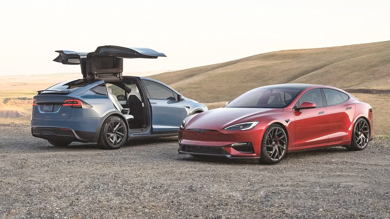 Ъпдейтите за спрените модели ще продължатModel S и Model X