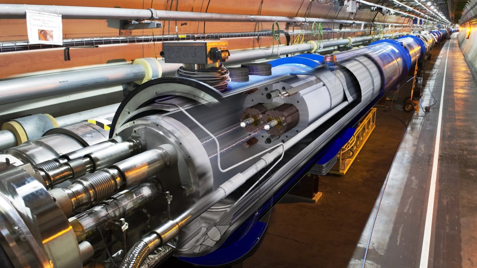 Няколко хиляди домакинстваИзползват вода от охладителната система на ускорителяГолемият адронен