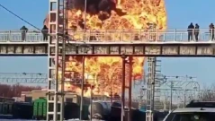 Мощен взрив след дерайлирането на товарен влак в Русия (ВИДЕО)