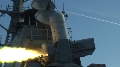 Научна фантастика на живо: Американски кораб стреля с бойния лазер HELIOS срещу рояци дронове (ВИДЕО)