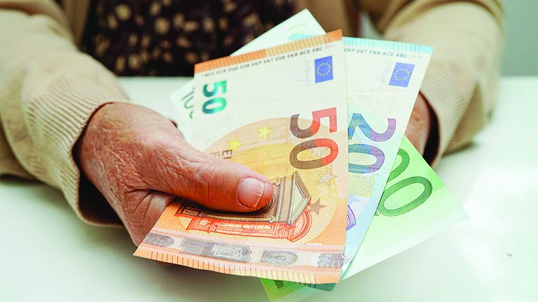 Забавяне отлага покупката на лекарстваПенсионери поискаха по рано парите си