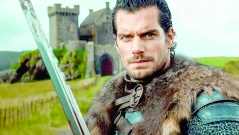 Хенри Кавил е безсмъртен воин в „Шотландски боец“