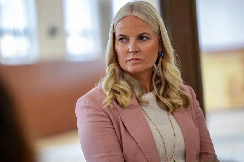 Норвежката престолонаследница Мете Марит издаде официално изявление в което се