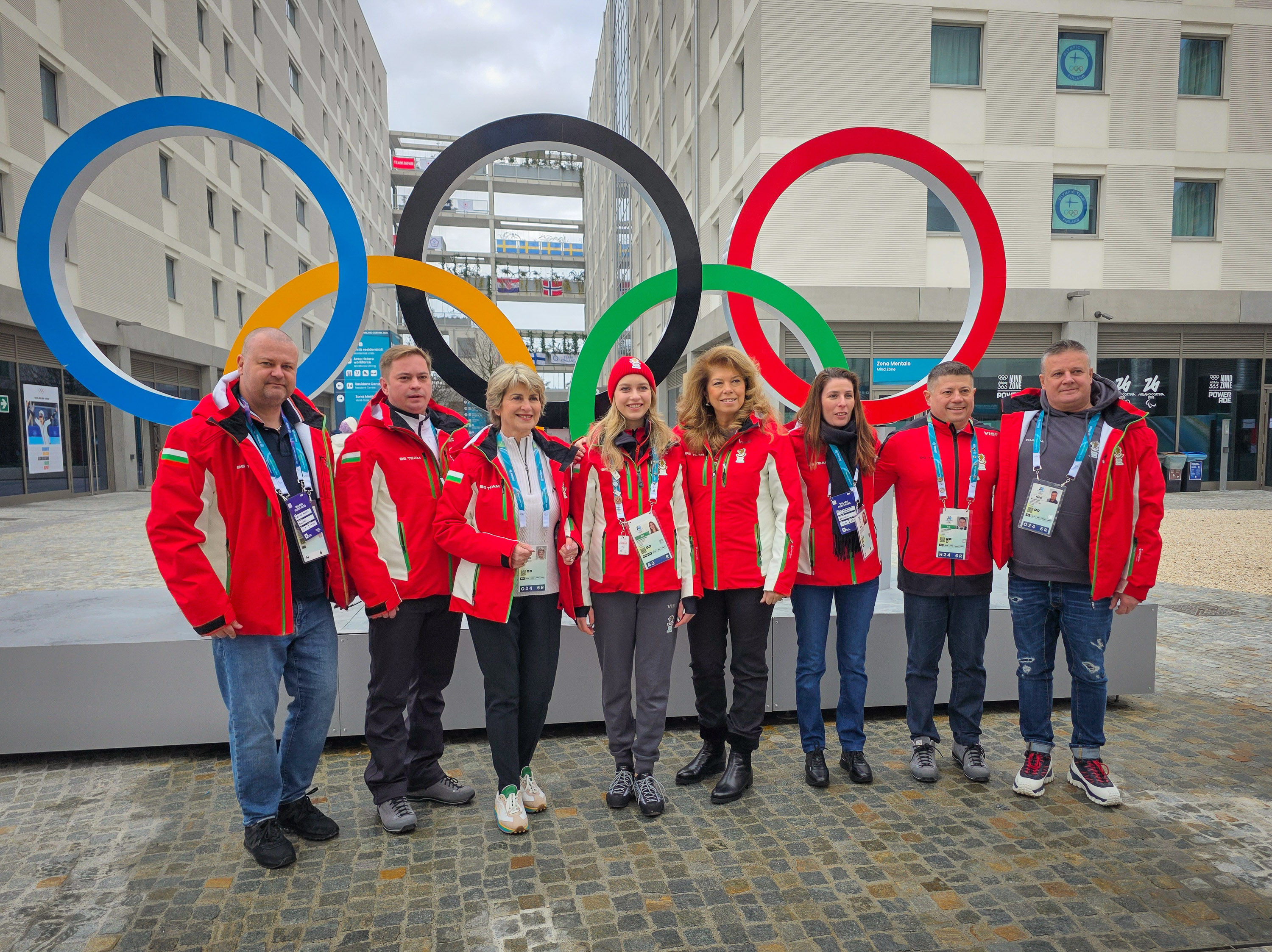 Президентът на България Илияна Йотова влезе в олимпийското село където